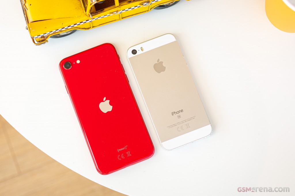Apple iPhone SE (2020) hands-on photo 6