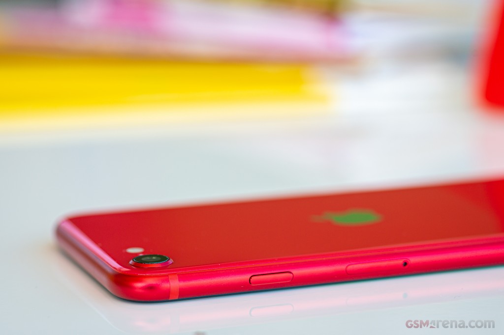 Apple iPhone SE (2020) hands-on photo 9