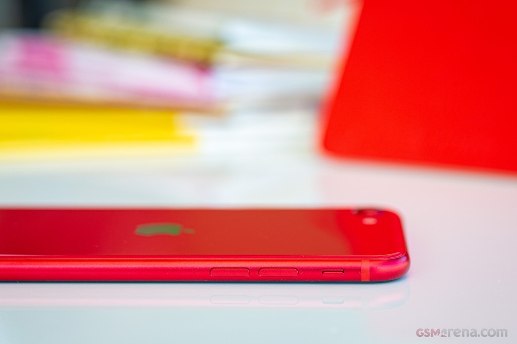 Apple iPhone SE (2020) hands-on photo 11