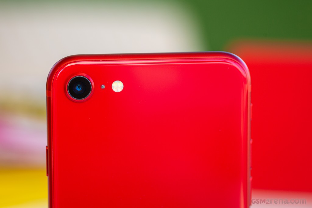 Apple iPhone SE (2020) hands-on photo 18