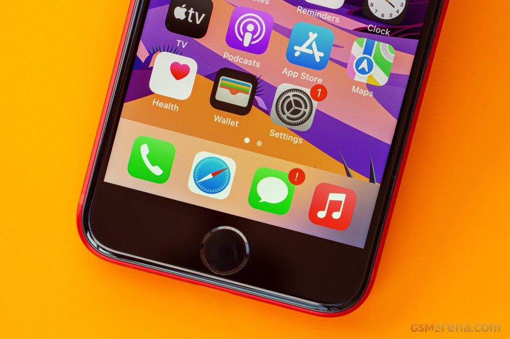 Apple iPhone SE (2022) hands-on photo 8