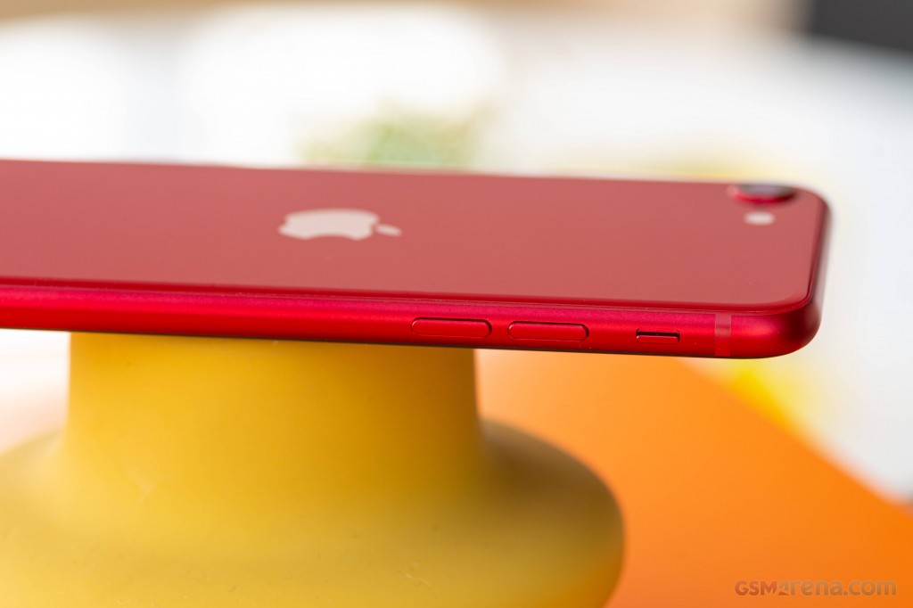 Apple iPhone SE (2022) hands-on photo 14