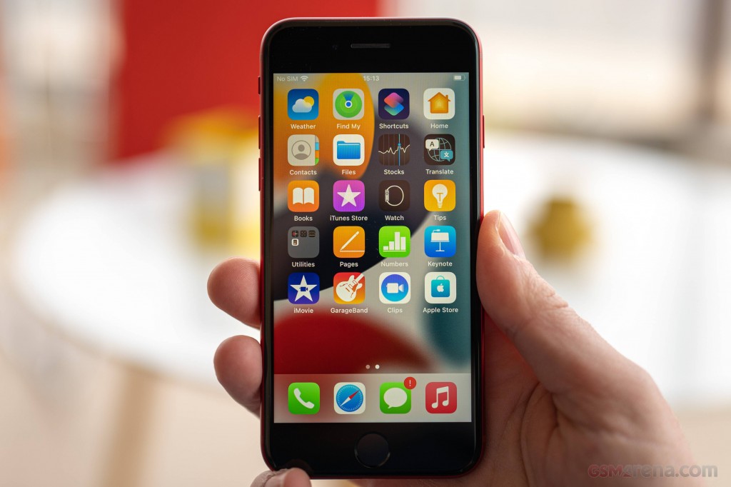 Apple iPhone SE (2022) hands-on photo 16
