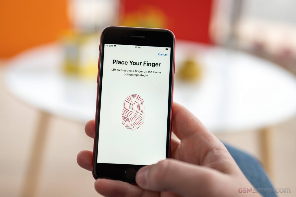 Apple iPhone SE (2022) hands-on photo 28