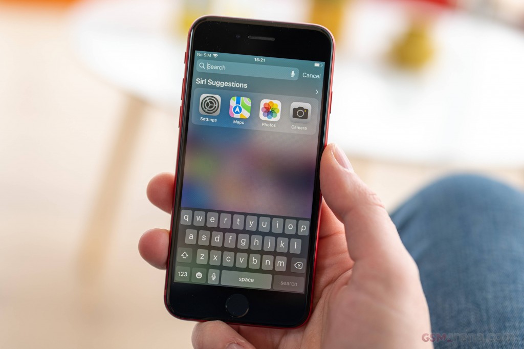 Apple iPhone SE (2022) hands-on photo 32