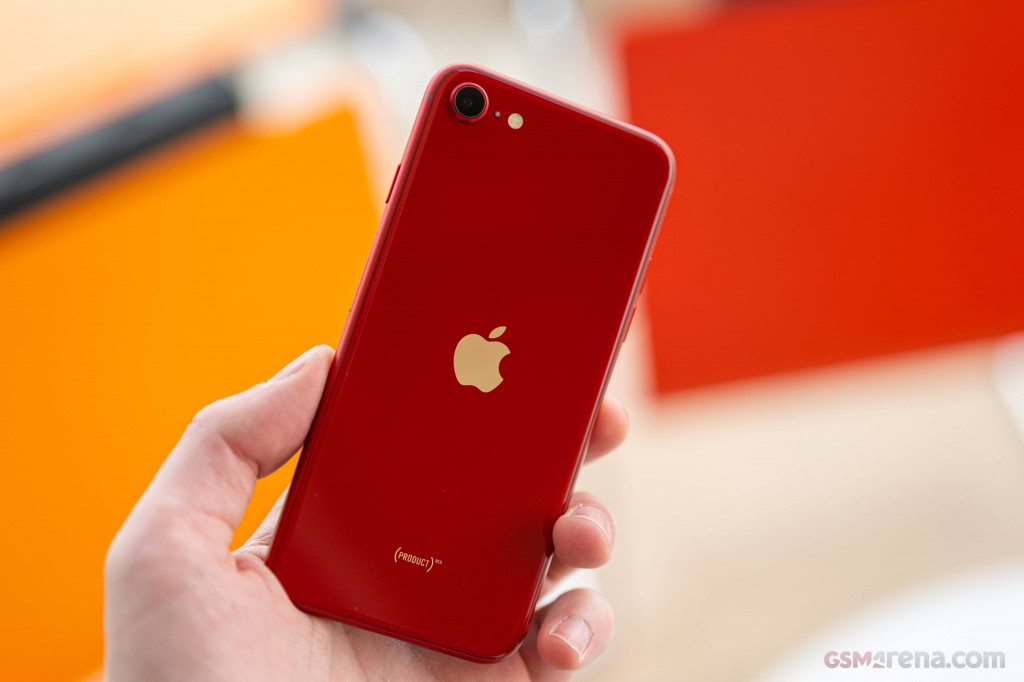 Apple iPhone SE (2022) hands-on photo 34