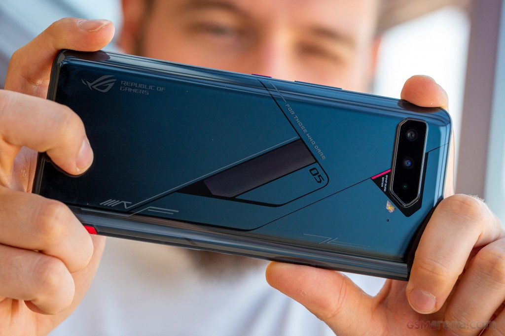 Asus ROG Phone 5s Pro hands-on photo 6