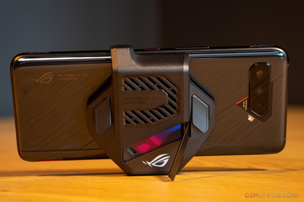 Asus ROG Phone 5s Pro hands-on photo 11