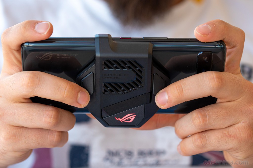 Asus ROG Phone 5s Pro hands-on photo 16