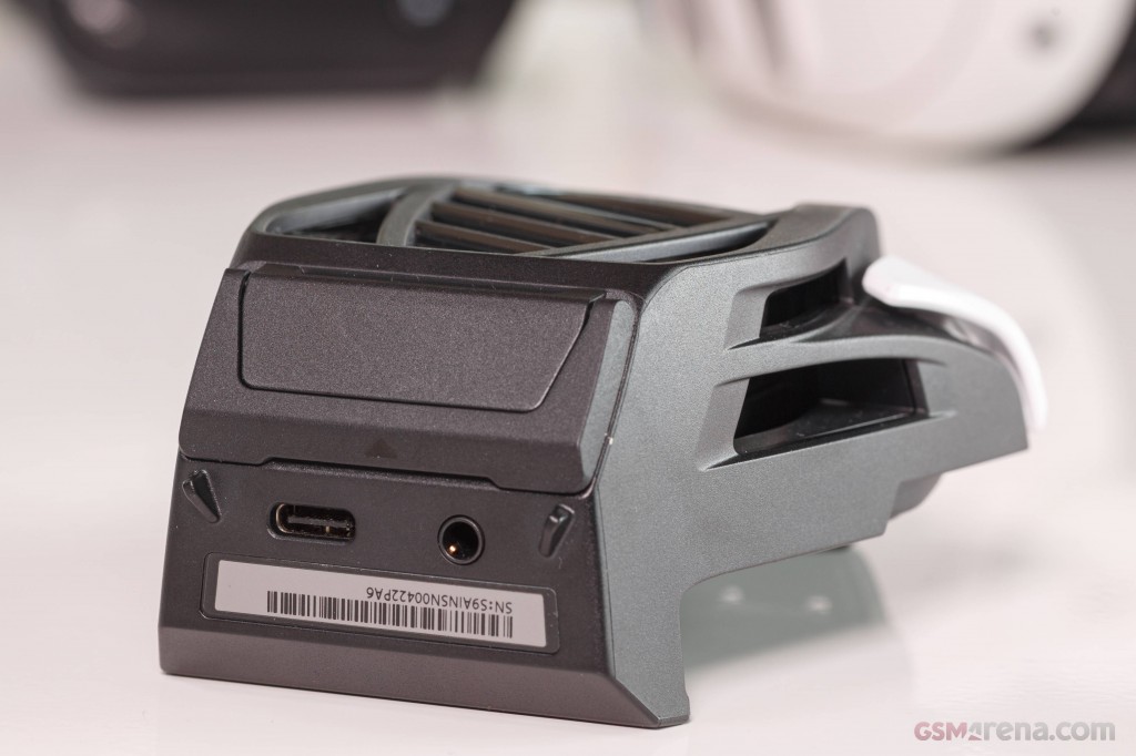Asus ROG Phone 9 Pro hands-on photo 19