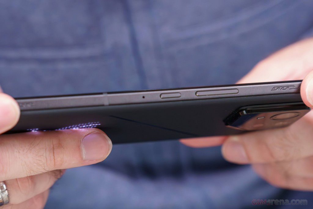 Asus ROG Phone 9 Pro hands-on photo 53