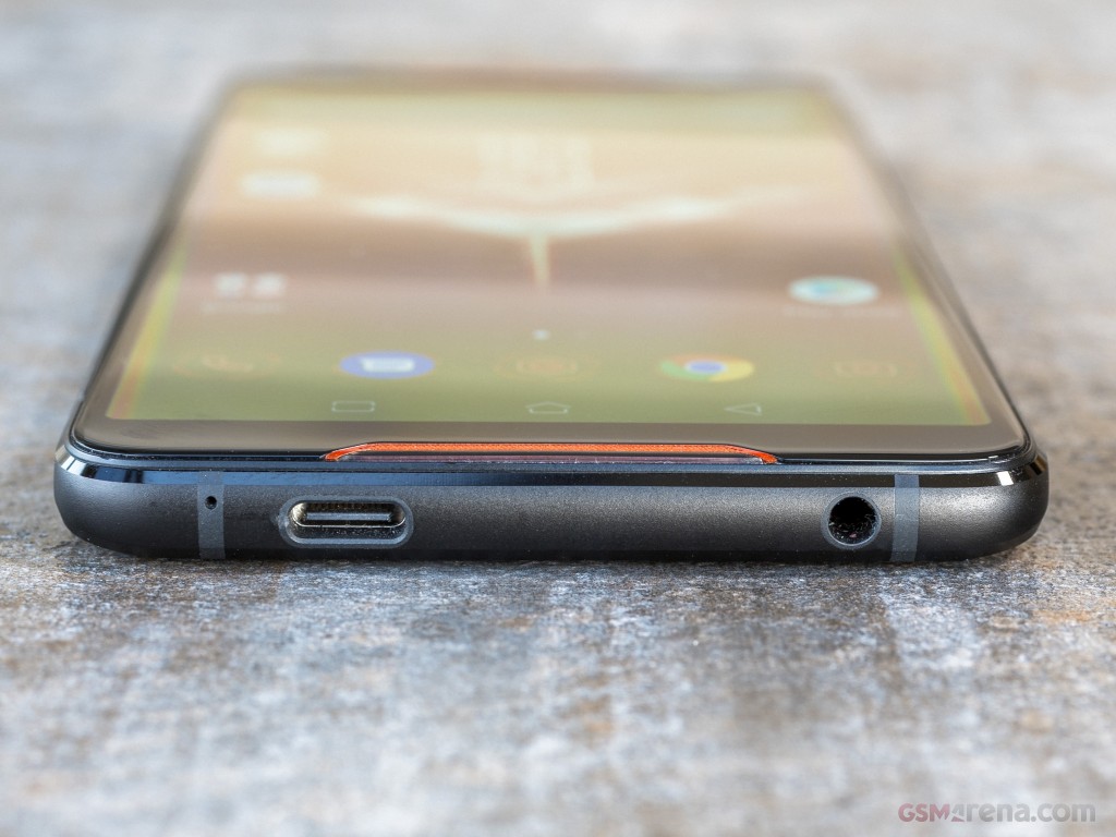 Asus ROG Phone ZS600KL hands-on photo 12