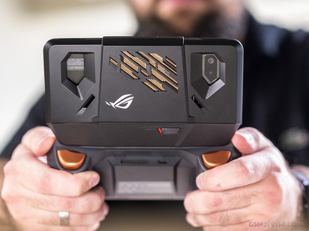 Asus ROG Phone ZS600KL hands-on photo 14