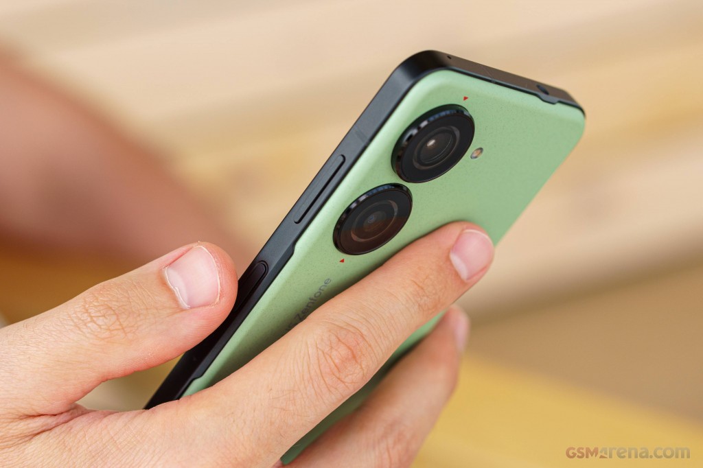 Asus Zenfone 10 hands-on photo 33