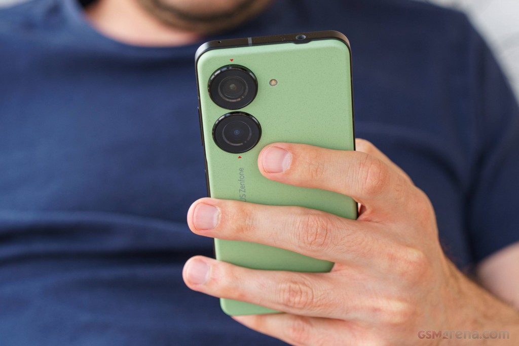 Asus Zenfone 10 hands-on photo 35