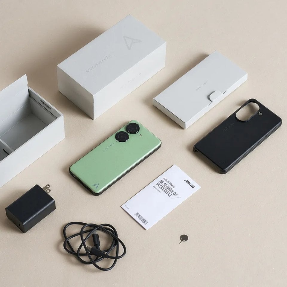 Asus Zenfone 10 view 12