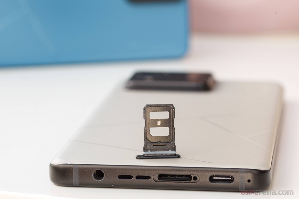 Asus Zenfone 11 Ultra hands-on photo 7