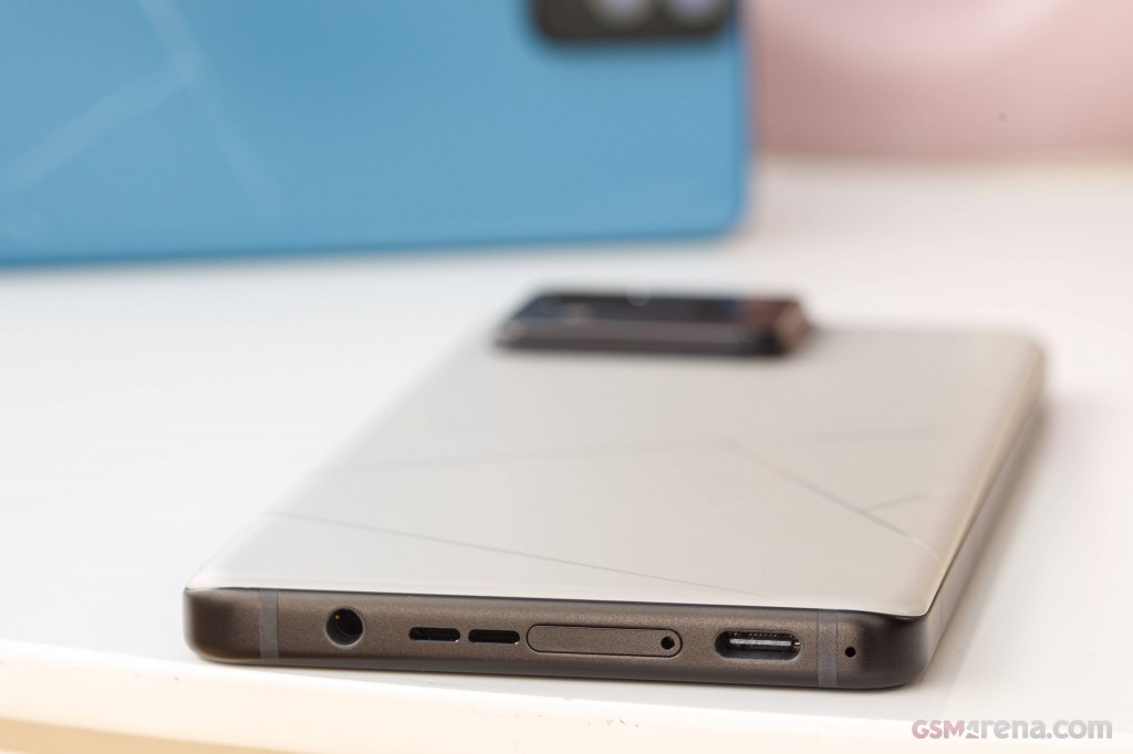Asus Zenfone 11 Ultra hands-on photo 8