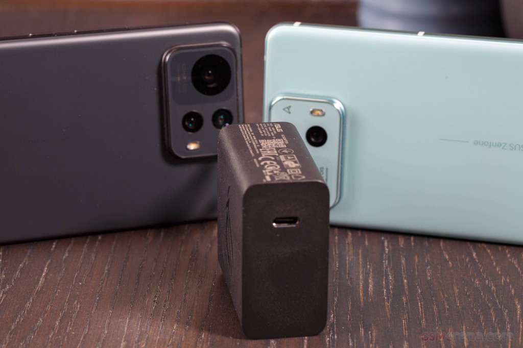 Asus Zenfone 12 Ultra hands-on photo 2