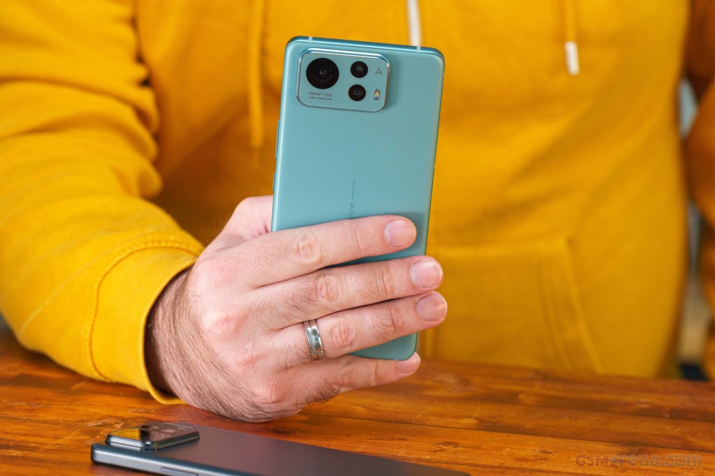 Asus Zenfone 12 Ultra hands-on photo 15
