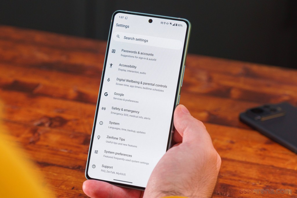 Asus Zenfone 12 Ultra hands-on photo 18