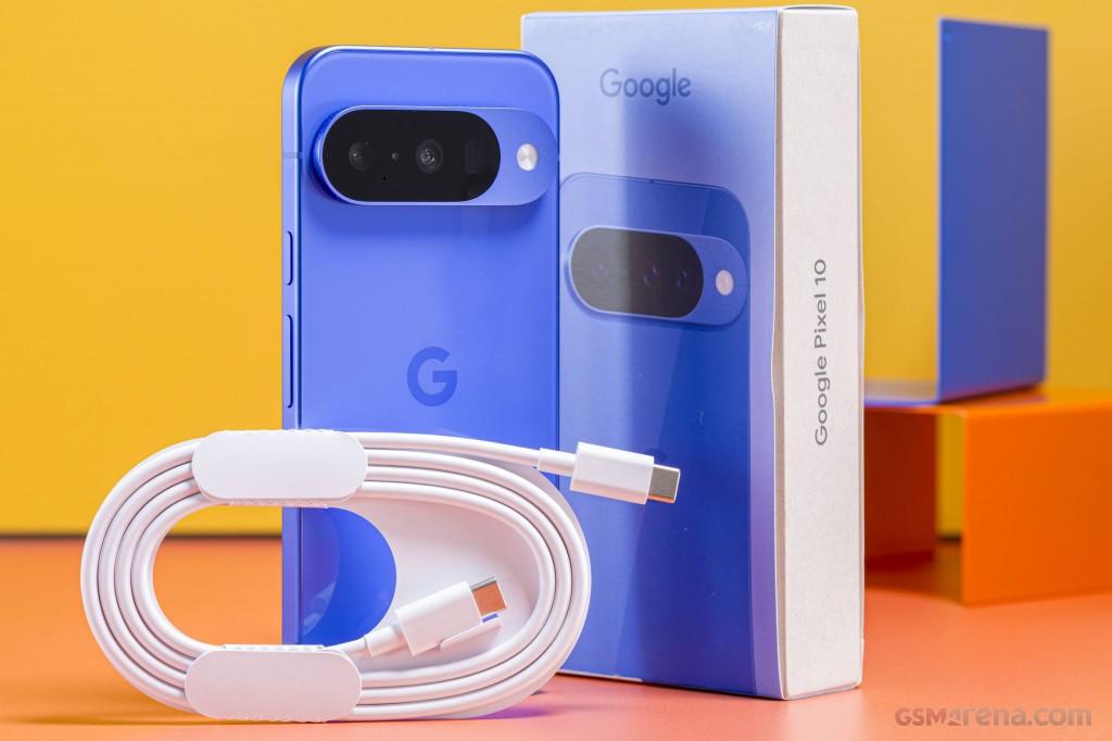Google Pixel 10 hands-on photo 4
