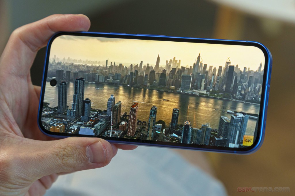 Google Pixel 10 hands-on photo 19