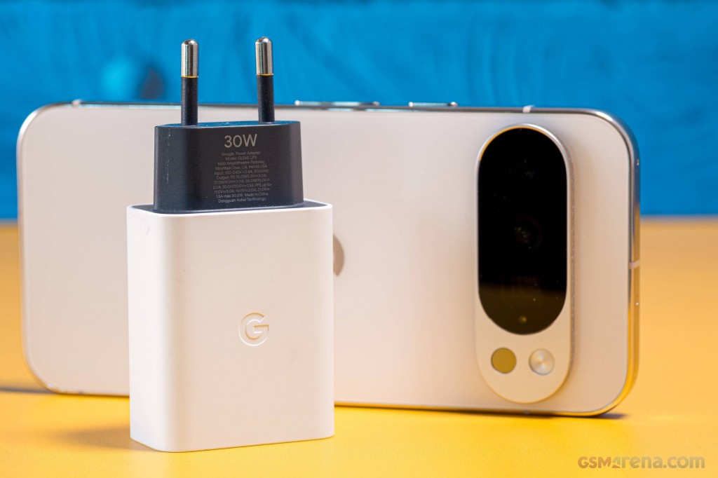 Google Pixel 10 Pro hands-on photo 2