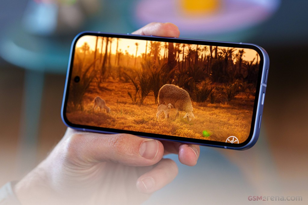 Google Pixel 10a hands-on photo 25