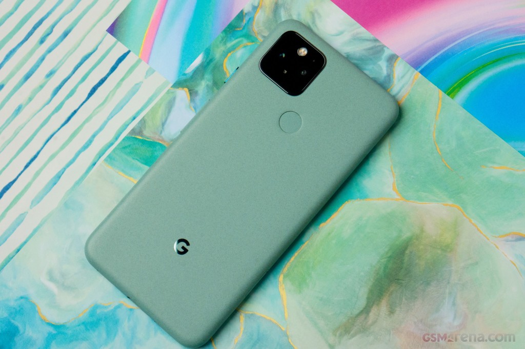 Google Pixel 5 hands-on photo 2