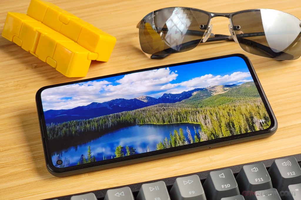 Google Pixel 5a 5G hands-on photo 11