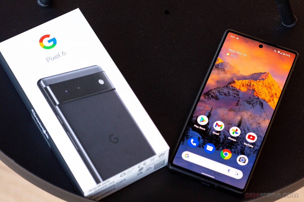 Google Pixel 6 hands-on photo 2