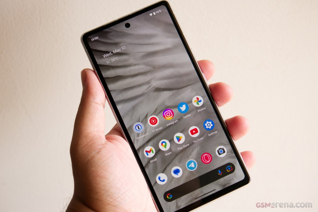Google Pixel 7a hands-on photo 1