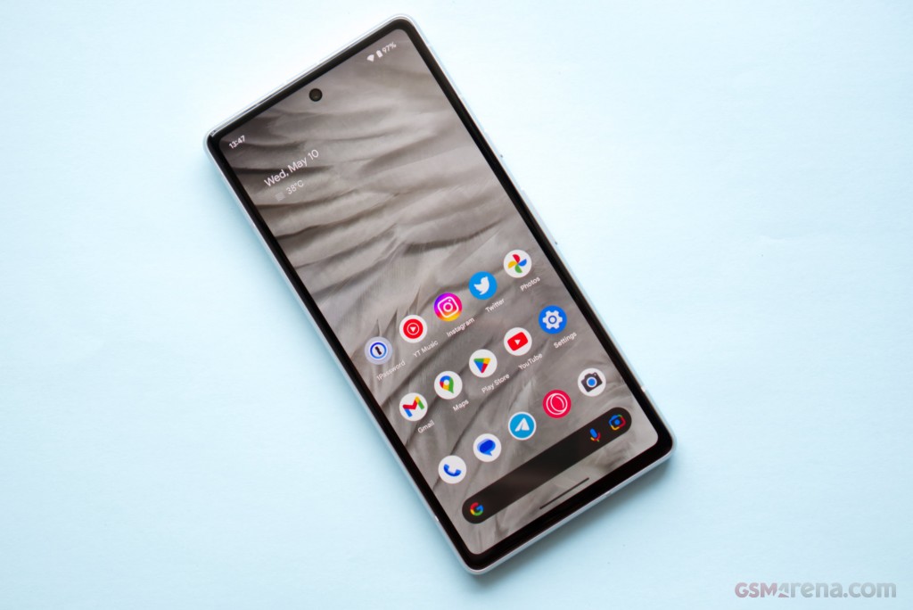 Google Pixel 7a hands-on photo 5