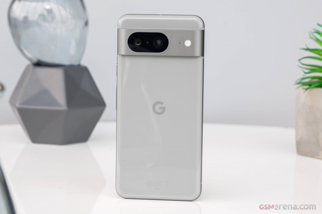 Google Pixel 8 hands-on photo 7