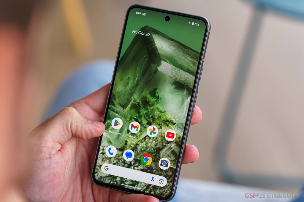 Google Pixel 8 hands-on photo 11