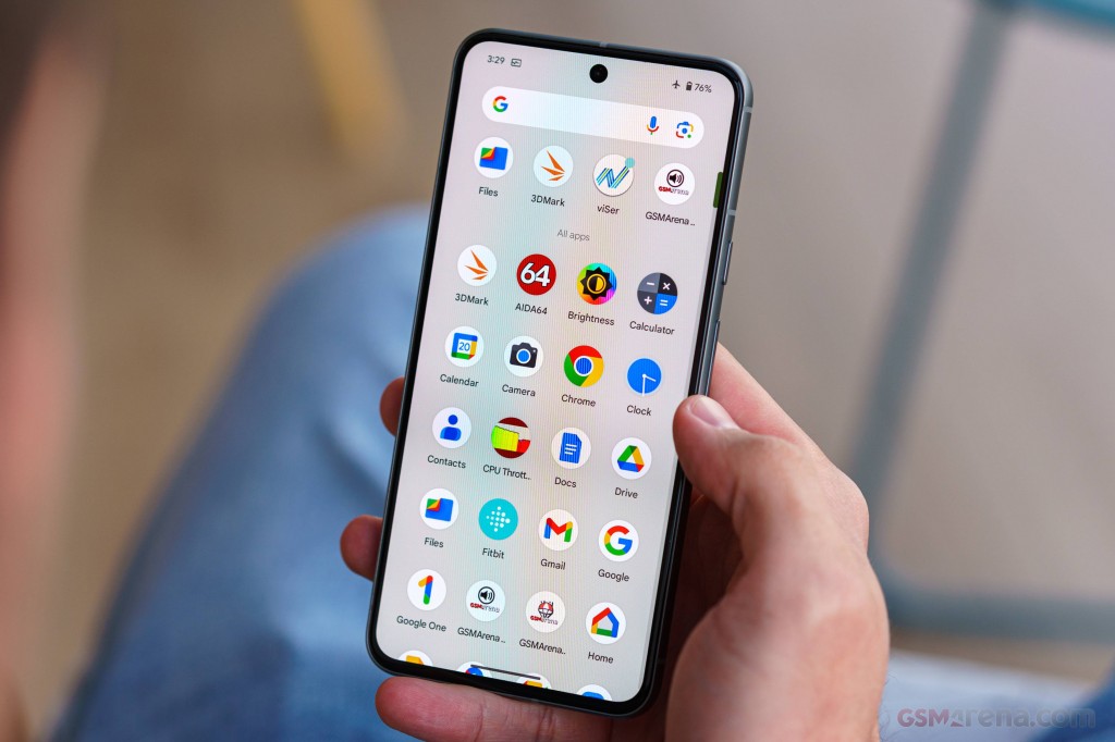 Google Pixel 8 hands-on photo 13