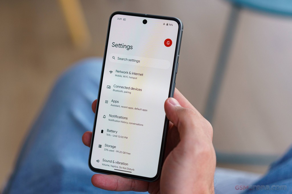 Google Pixel 8 hands-on photo 14