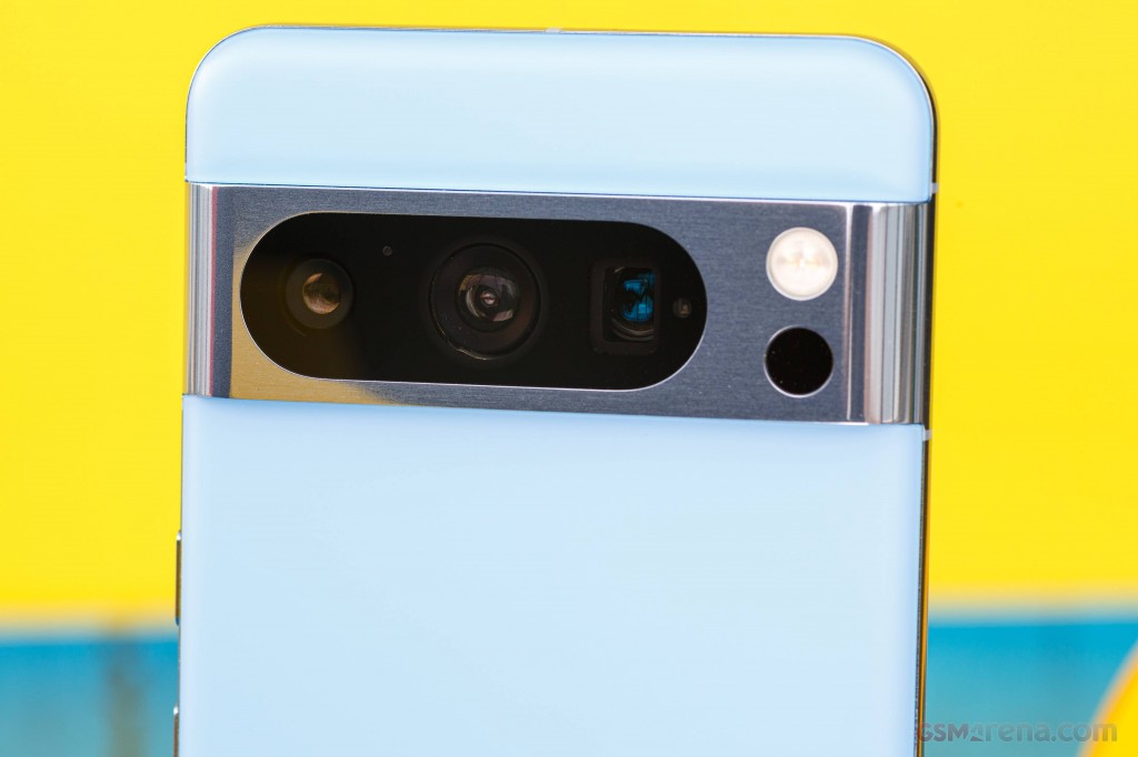 Google Pixel 8 Pro hands-on photo 14