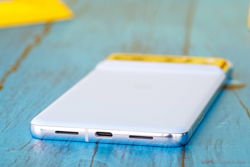 Google Pixel 8 Pro hands-on photo 21