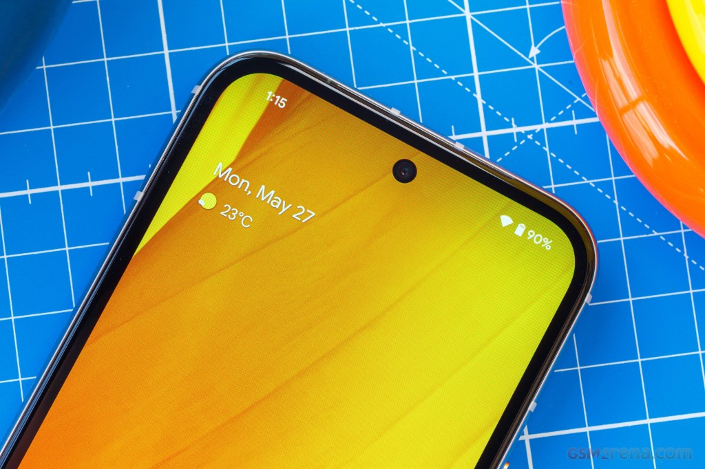 Google Pixel 8a hands-on photo 6