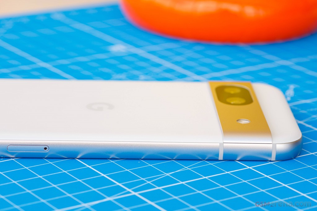Google Pixel 8a hands-on photo 11