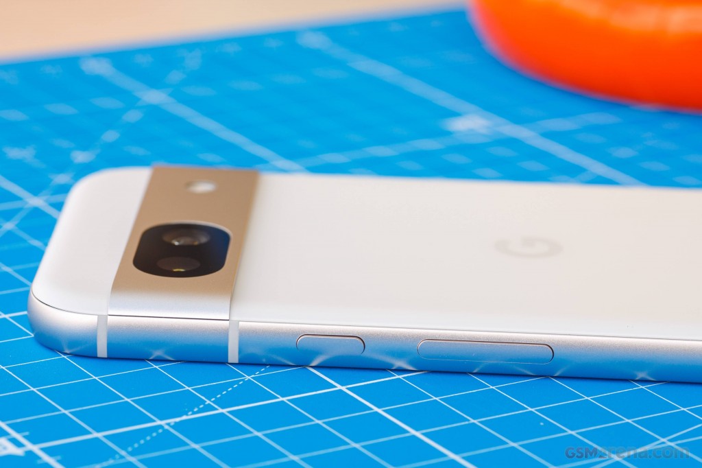 Google Pixel 8a hands-on photo 12