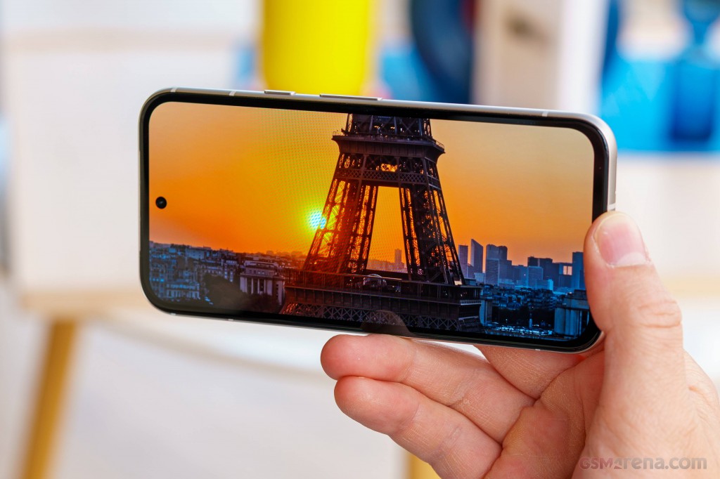 Google Pixel 8a hands-on photo 29