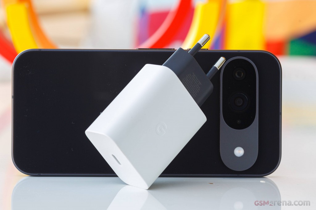 Google Pixel 9 hands-on photo 2
