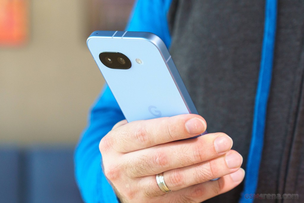 Google Pixel 9a hands-on photo 13