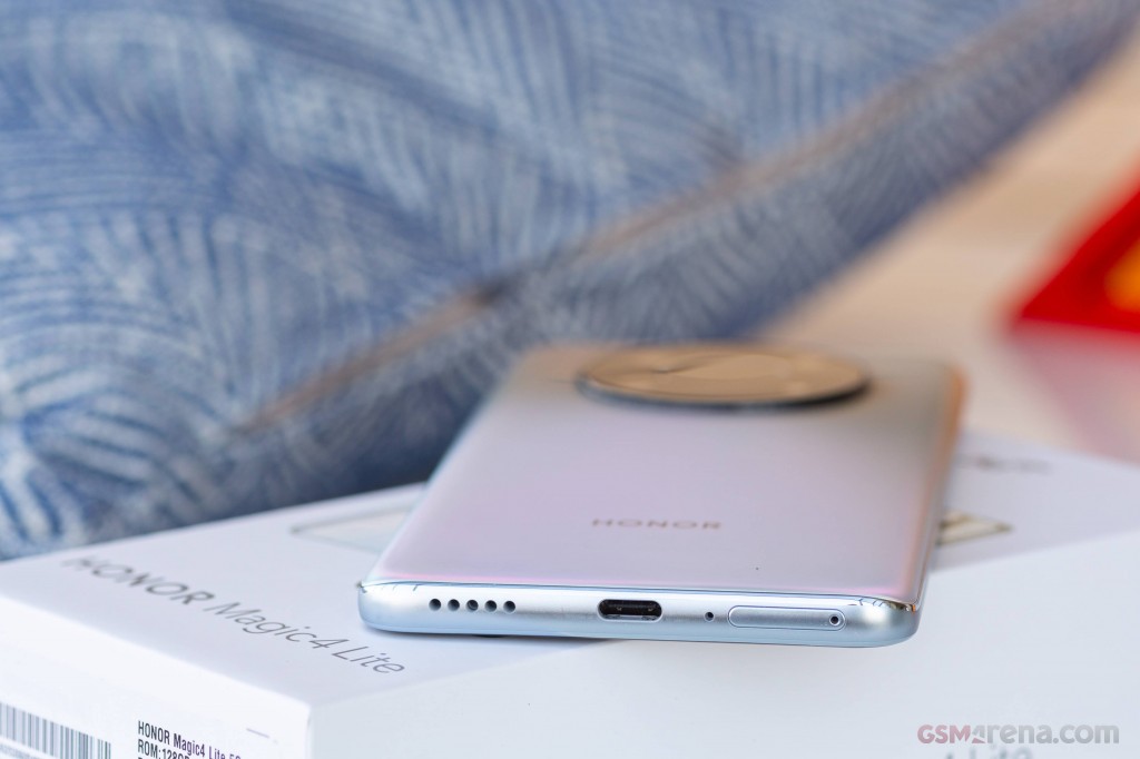 Honor Magic4 Lite hands-on photo 2