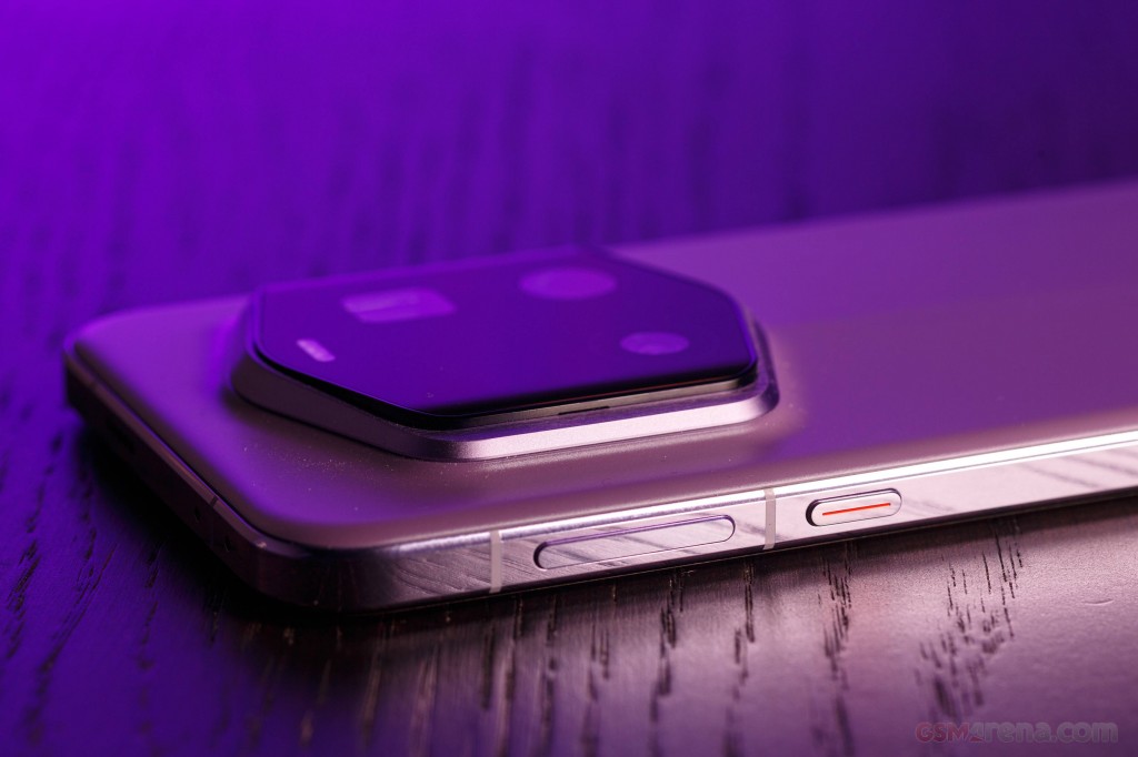 Honor Magic7 RSR Porsche Design hands-on photo 7