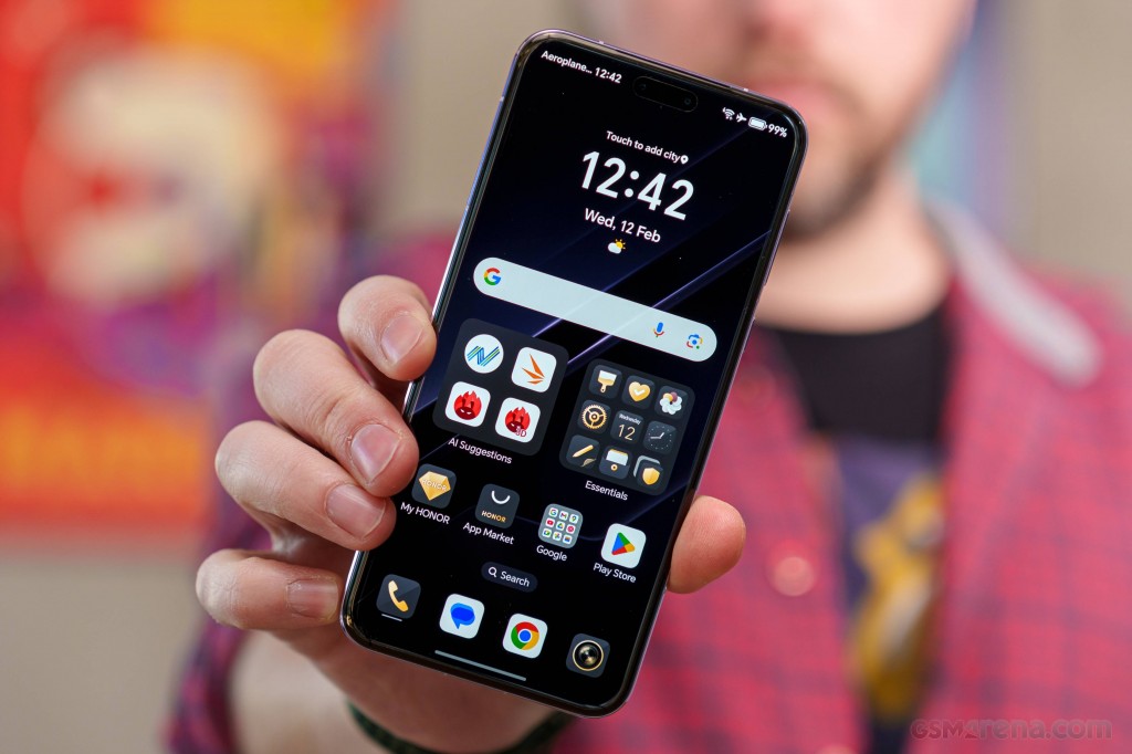 Honor Magic7 RSR Porsche Design hands-on photo 13