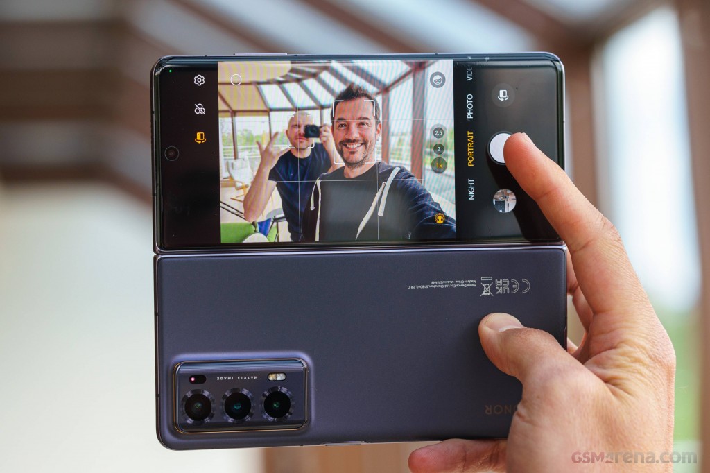 Honor Magic V2 hands-on photo 26